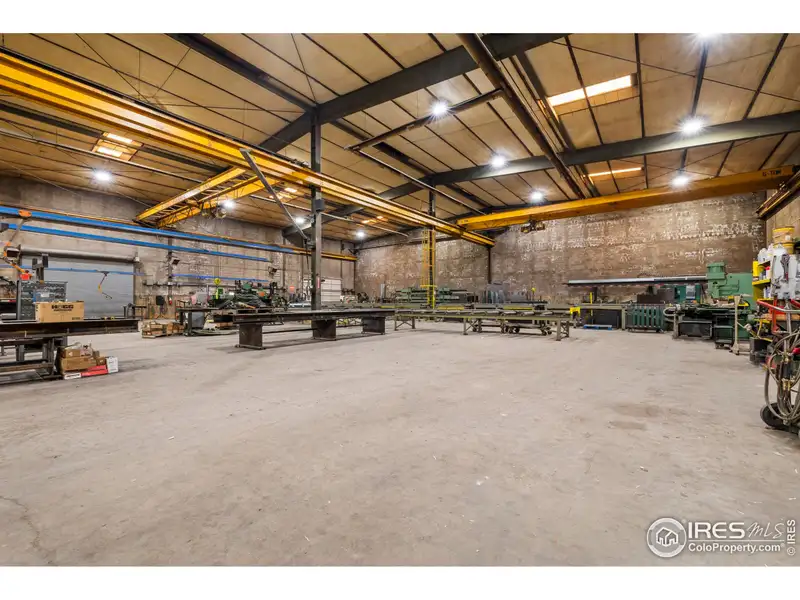 Industrial Building with Cranes on 6 Acres - 17,332 Sq Ft in Steel Fabrication Area