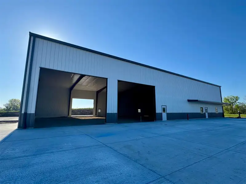 New Construction Light Industrial Building in Robins, C1 Zoning with Utilities and Access