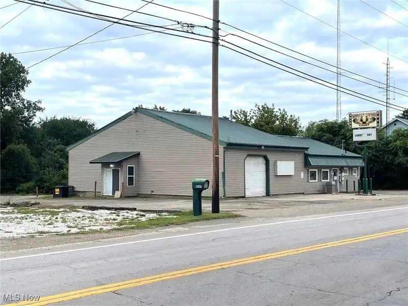 Thriving Bar and Restaurant with Drive-up Window on 1.42 Acres in Busy Location