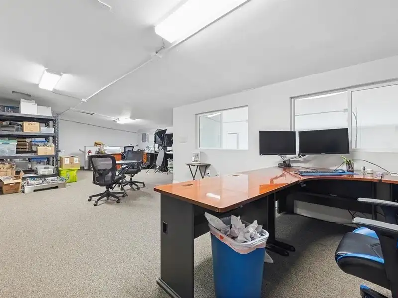 Industrial Office/warehouse Space in Bodo Park with On-site Parking and City Utilities