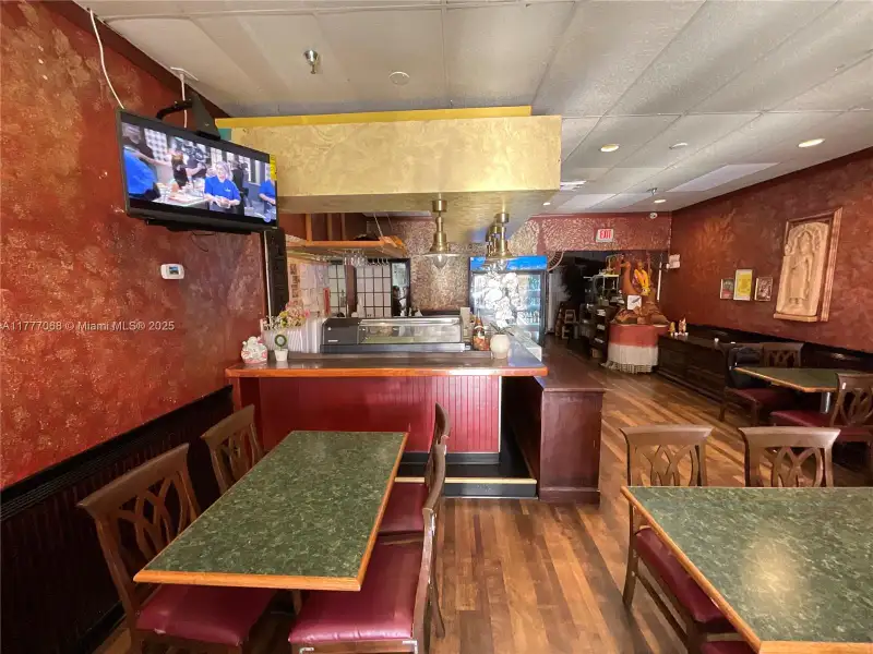 Turnkey Thai Curry Restaurant in University Commons with Established Customer Base and Growth Potential