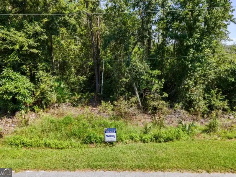9,000 Sqft Industrial Building on 1.03 Acres in St. Marys, Ga