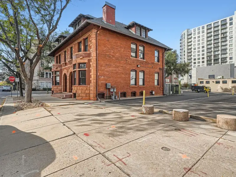 Fully-leased Culinary Investment: 10 Kitchen Stations in Central Location
