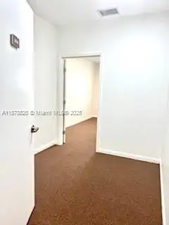Office Space for Lease in Kendall – All Utilities Included, Prime Location with Parking