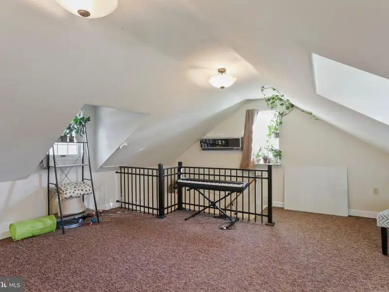 Unique Barn and Farmhouse with Commercial Potential Near Hagerstown, Md