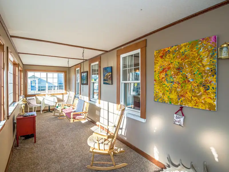 Du Bee Inn: Versatile Bed-and-breakfast with Mountain Views in the Great North Woods