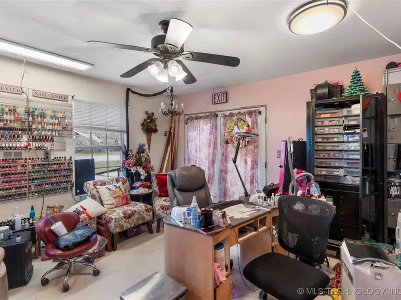 Commercial Office Space with Storage and Tenant in Growing Sapulpa, Oklahoma
