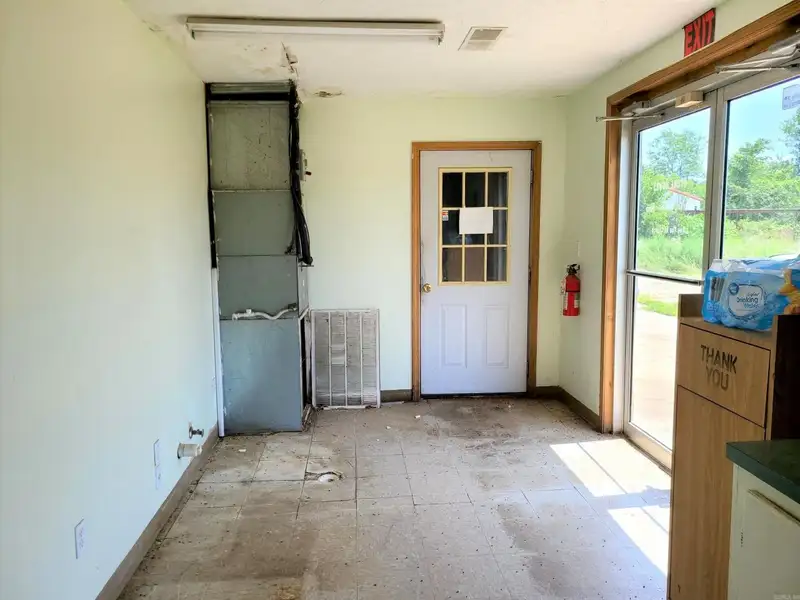Commercial Property with Highway Frontage, Multiple Buildings, and 6 Acres in St. Joe