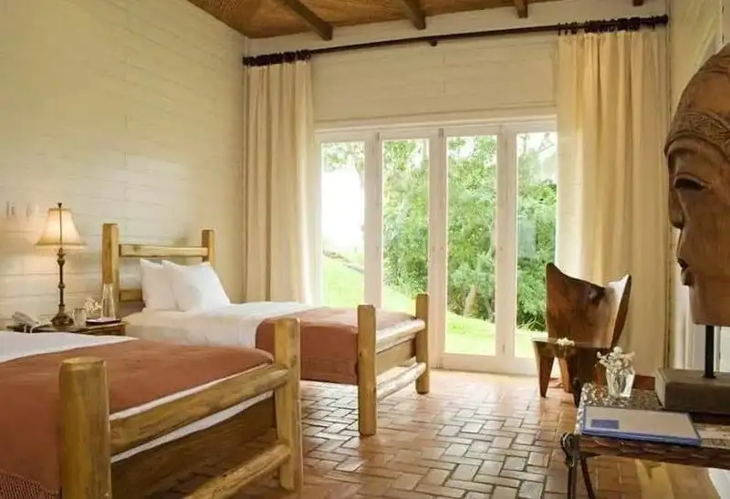 Asclepios Hotel: Profitable 12-bedroom Investment in Tambor, Alajuela with Sustainable Features