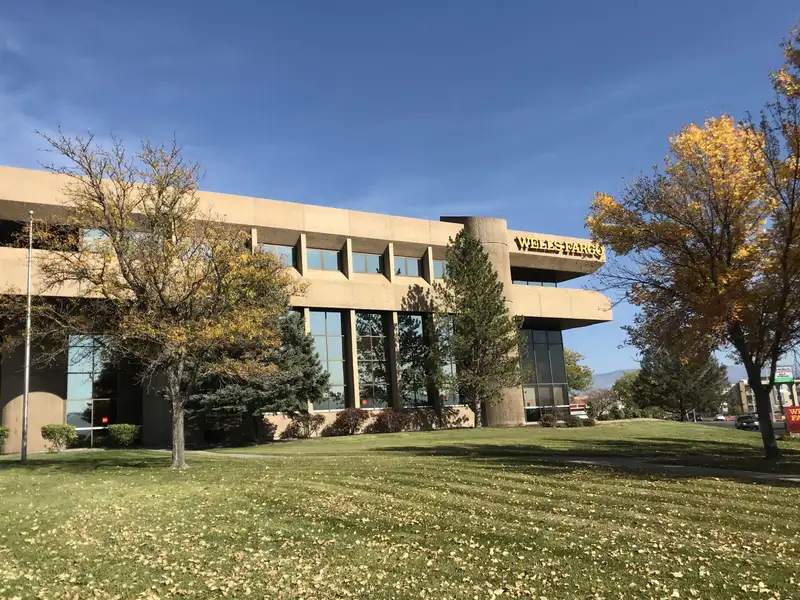 Large Office Building with Panoramic Views in Prime Downtown Location, 40,000 Sqft