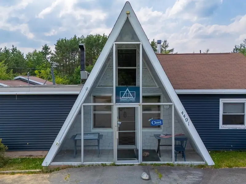 Commercial Restaurant on 1.13 Acres with General Basic Zoning in New Ross, Ns