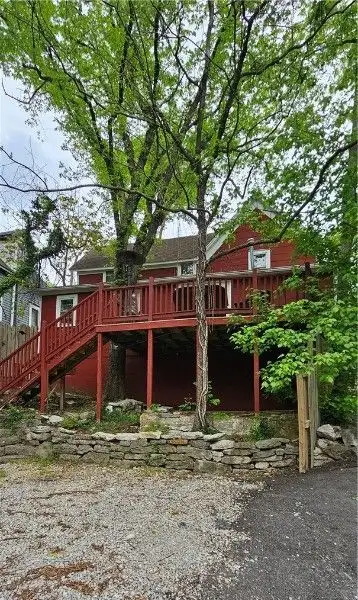 Charming Airbnb Cottage on Historic Loop with Upgrades and Large Entertaining Deck