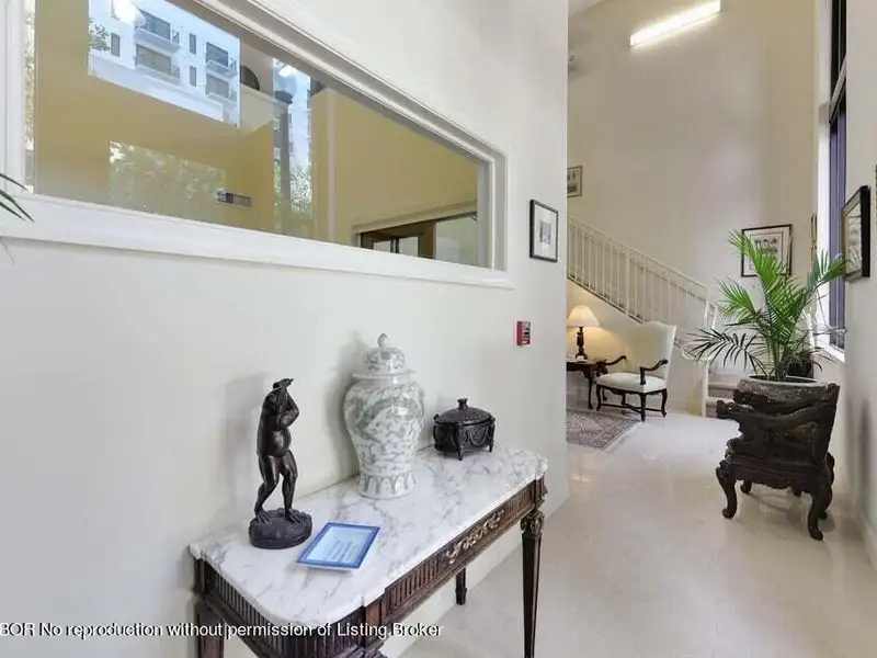 Live/work Condominium in Downtown West Palm Beach with Private Entrance and Parking
