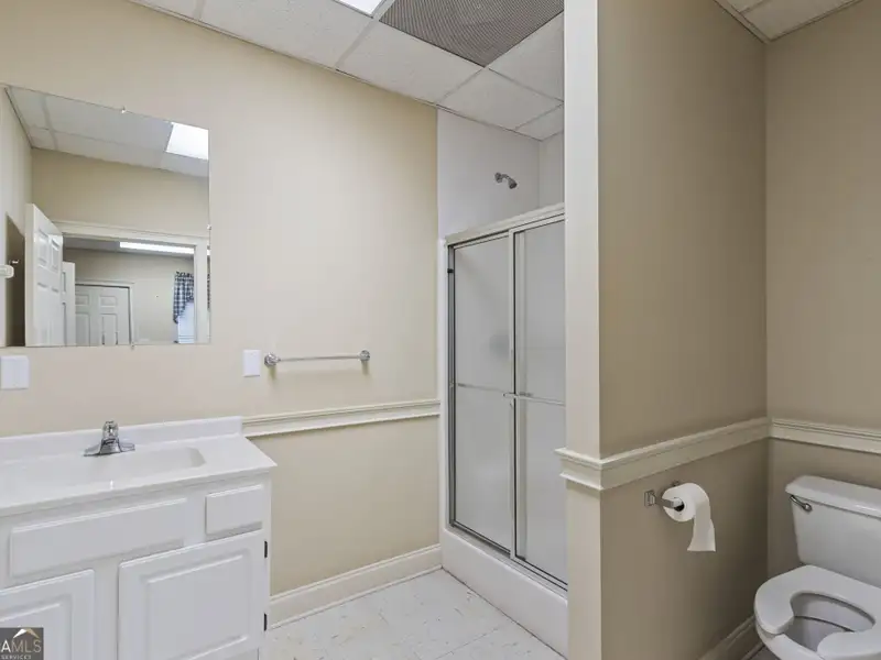 Versatile 7,900+ Sq Ft Medical Office Building in Prime Location Near Hospital