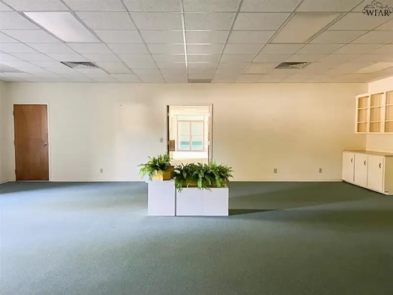 Commercial Lease Opportunity in Prime Location for Medical Professionals