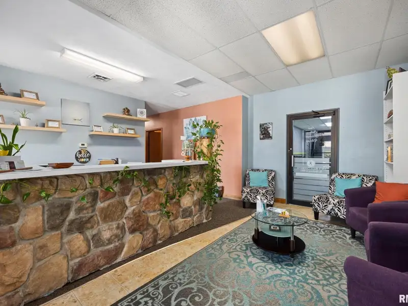Turnkey Commercial Fitness Facility with Strong Membership Base in Prime Location