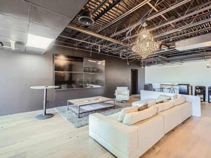 Modern Office/warehouse for Lease in Prime Golden Location with Outdoor Patio and Flexible Layout