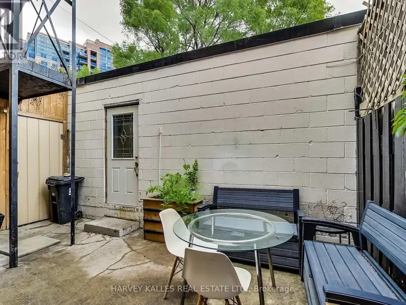Renovated Commercial Property with Restaurant and Two Apartments in the Junction