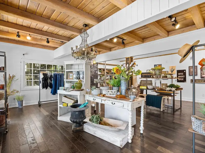 Retail Space for Lease in Pawleys Island's Island Shops - 1,722 Sf