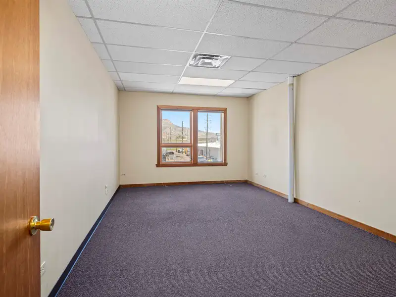 Two-story Commercial Investment Property in Downtown Parachute with 6%+ Cap Rate
