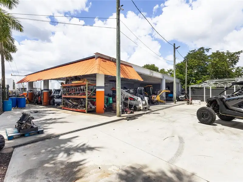 Industrial Property with 3,500 Sq.ft. Building on 1.07 Acres in Homestead, Fl