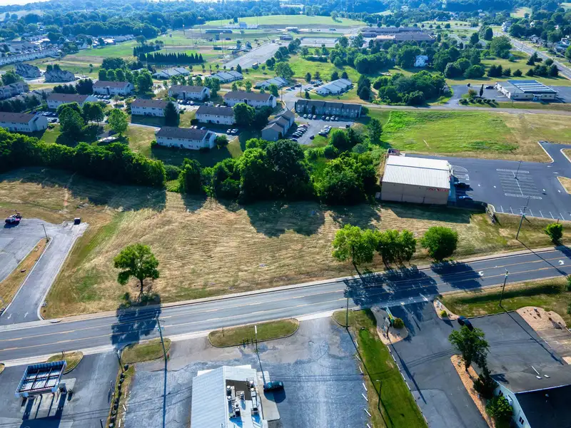 Commercial Lot in Broadway - 1 Acre with Public Road Access