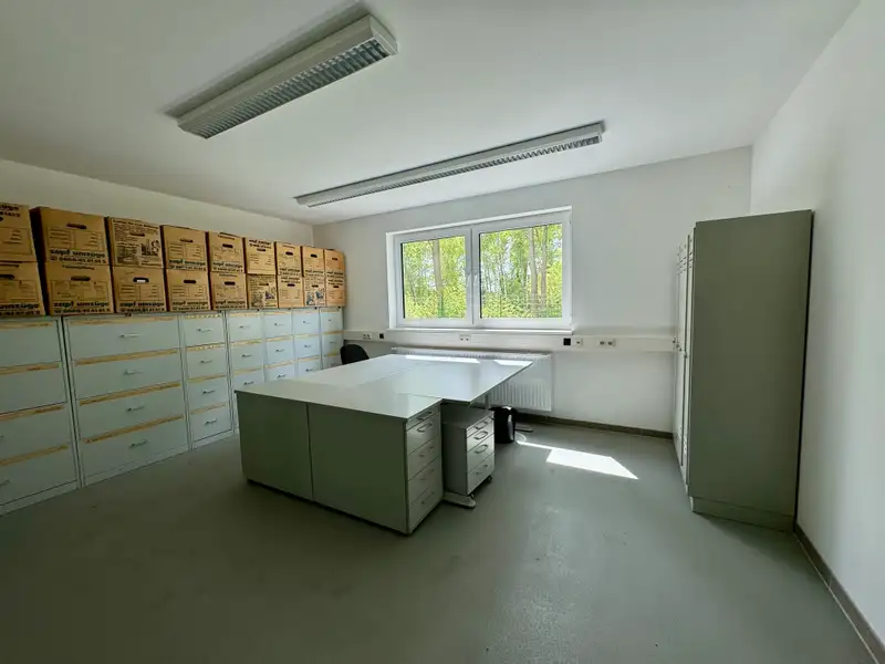 Versatile Commercial Property with Hall and Office Space in Luckenwalde's Industrial Estate