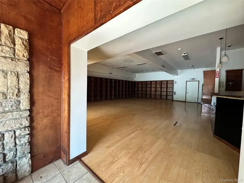 Prime Commercial Retail Space on 9w Corridor - 2,000 Sq Ft with High Visibility