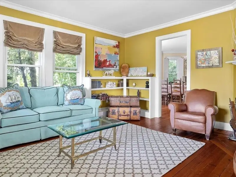Distinctive Victorian Guest House in Jamestown with 7 Ensuite Bedrooms and Water Views