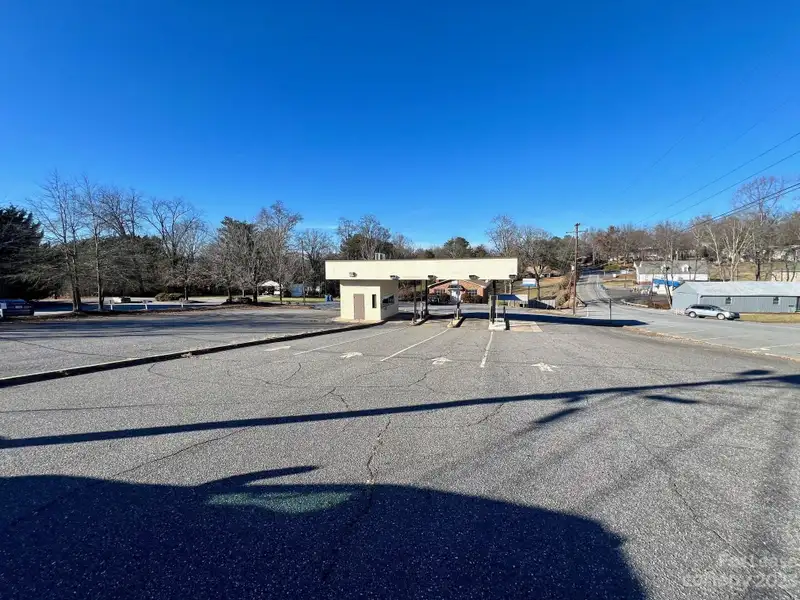 Paved Commercial Lot with Drive-thru in Prime Location Near Hwy 16 and Hwy 64/90