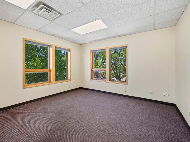 Two-story Commercial Investment Property in Downtown Parachute with 6%+ Cap Rate