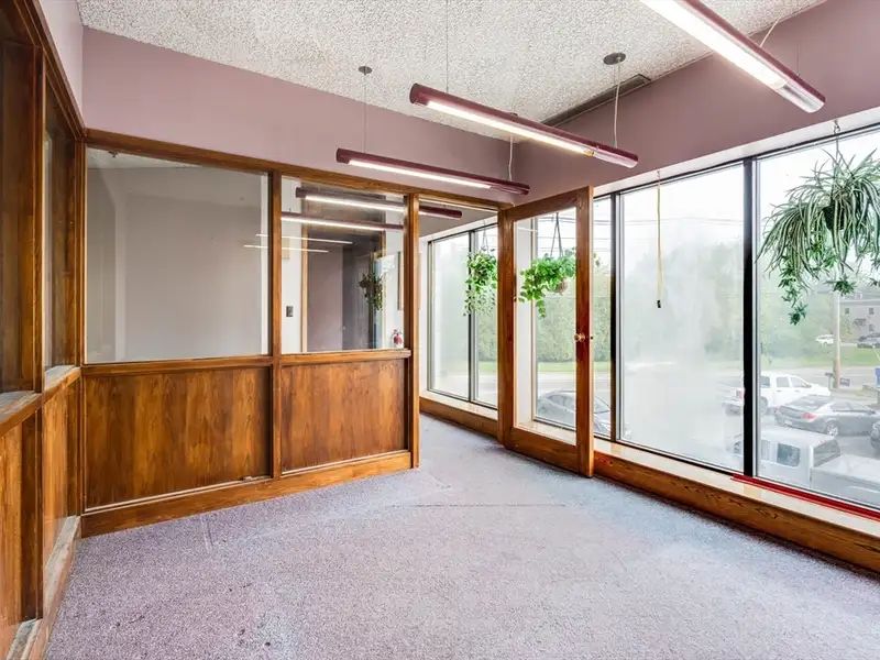 Industrial Building for Lease in North Reading with Office and Warehouse Flexibility