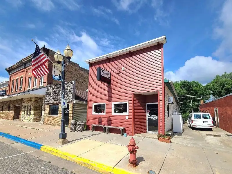 Established Bar for Sale in Downtown Pardeeville, Wi with Outdoor Seating