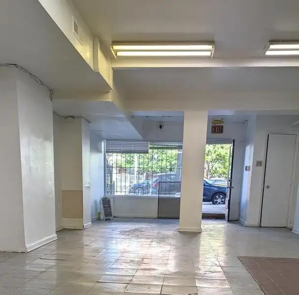 Ground Floor Retail Space for Lease in Logan Circle/shaw - 730 Sf