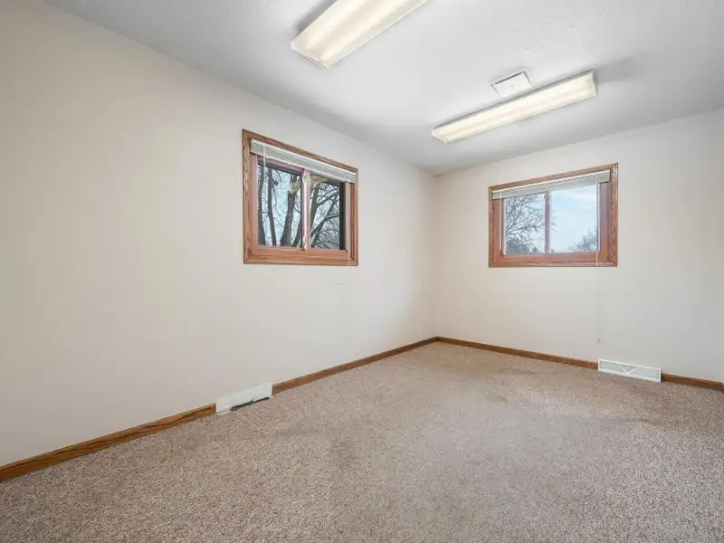 Versatile 3,100 Sq. Ft. Commercial Property Near Hwy 116 and Hwy 21