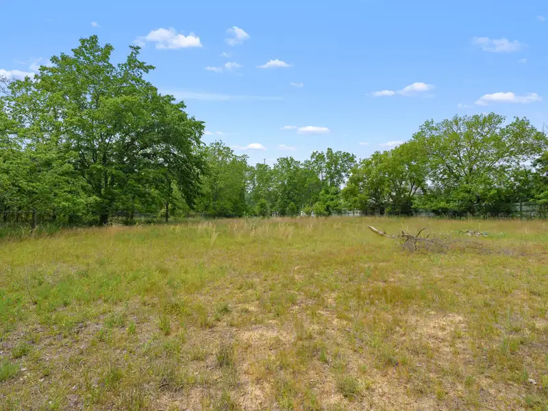 Versatile 3,360 Sf Commercial Property on 1 Acre - Ideal for Office or Retail Use