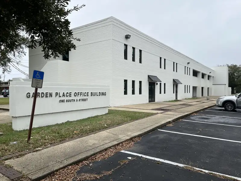 Downtown Pensacola Multi-tenant Office Building with 15,000 Sq Ft of Versatile Space