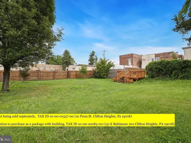 Versatile Commercial/residential Property in Clifton Heights with High Ceilings and Hardwood Floors