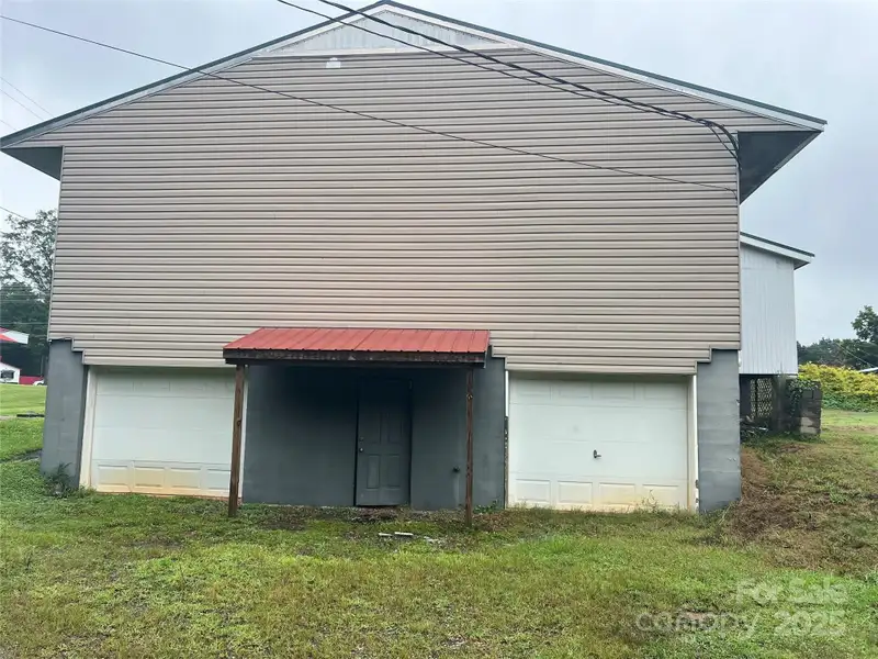 High-traffic Commercial Property with Multi-use Buildings in County Center