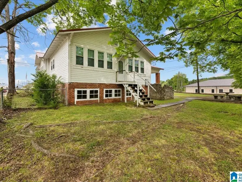 Renovated B-3 Zoned Home in High Traffic Area, Ideal for Air B&b or Event Rentals