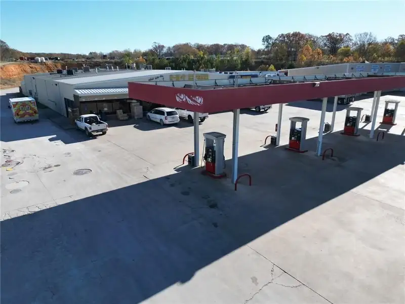 Established Truck Stop and Convenience Store with Restaurant in High-traffic Location