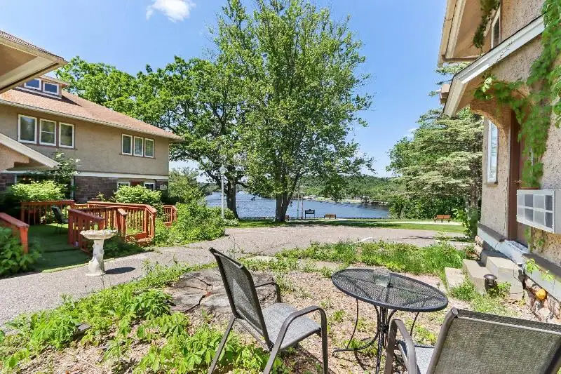 Turnkey B&b and Event Center in Wisconsin Dells with 17 Guest Suites