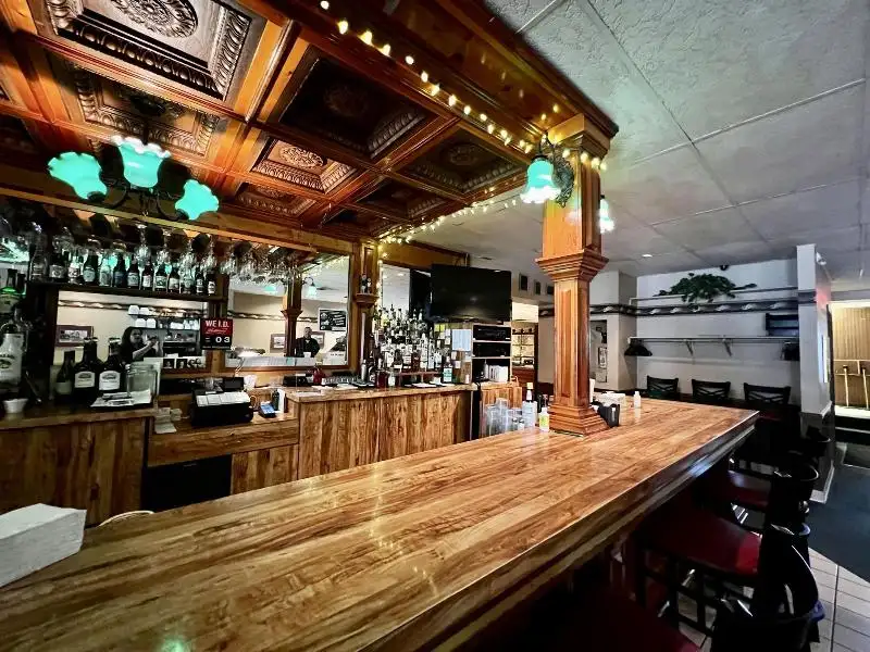Established Supper Club with Apartment in Berlin - 50 Years of Community Legacy