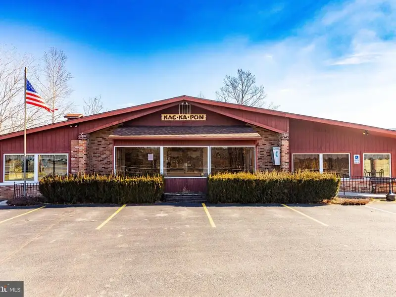 Established Restaurant with Commercial Kitchen and 120+ Seating in Hardy County