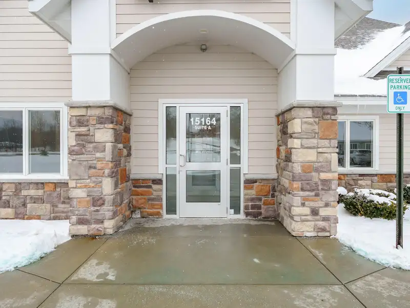 Modern Office Space for Lease in Lakeview District, Battle Creek with High Visibility