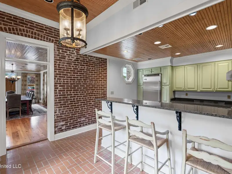 Versatile Office Space with Conference Room and Kitchen in Downtown Tunica