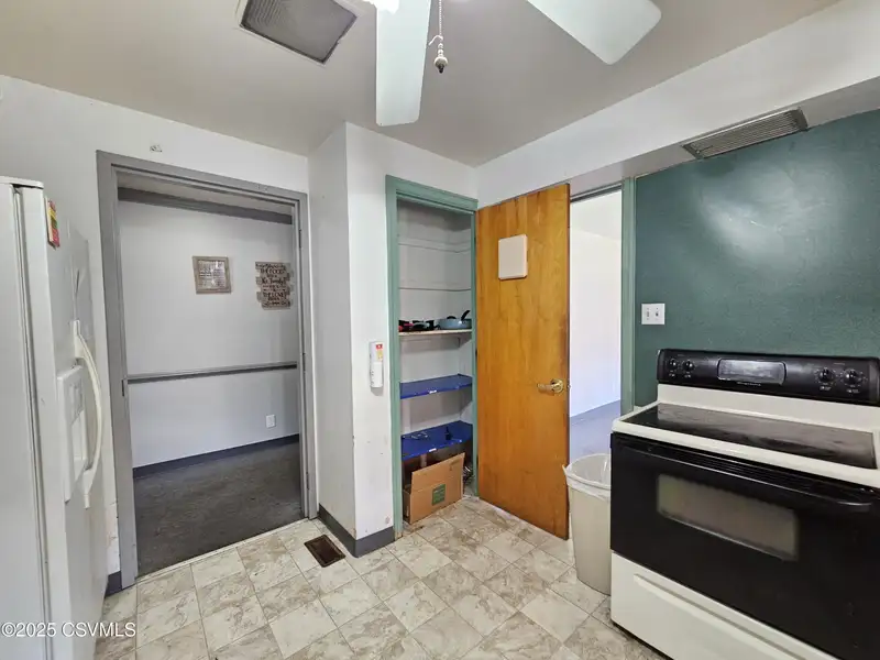 14-unit Residential Building with Shared Facilities and On-site Laundry