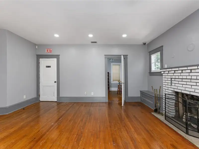 Distinctive Commercial Property in Historic Uptown Mount Dora with Flexible Layout