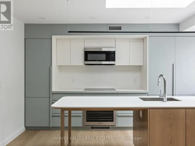 Modern Two Bedroom Suite in Bedford Park with High-end Finishes and Great Amenities