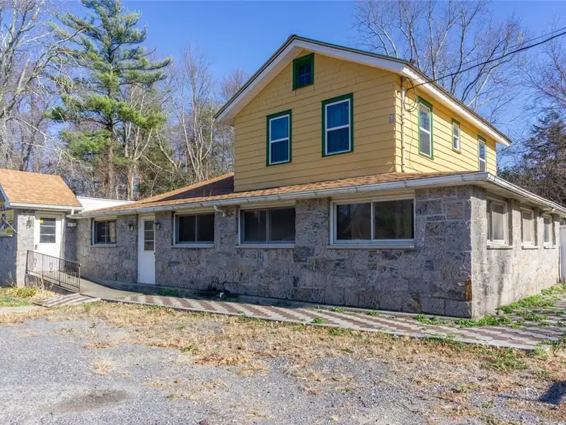 Mixed-use Property with Restaurant Space and Apartment in Tivoli, Ny